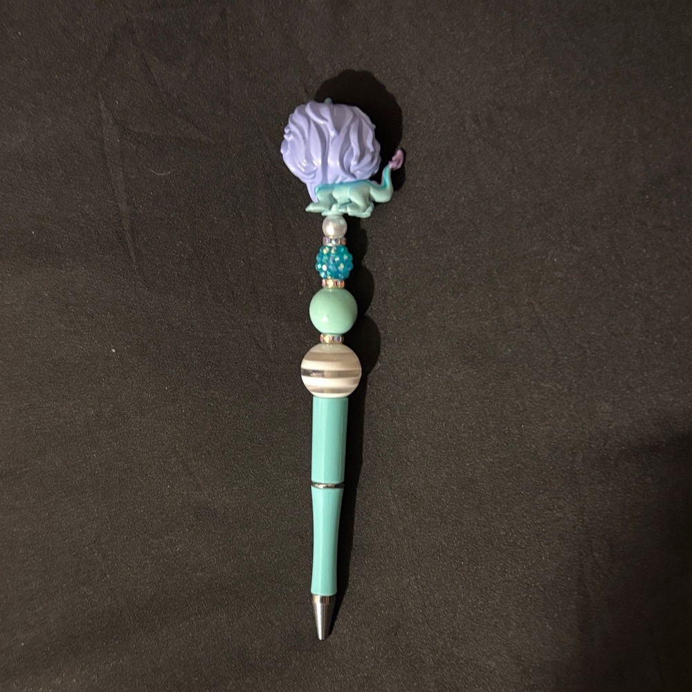 Handmade Disney Doorable Sisu Pen from Raya & the Last Dragon - Picture 4 of 4